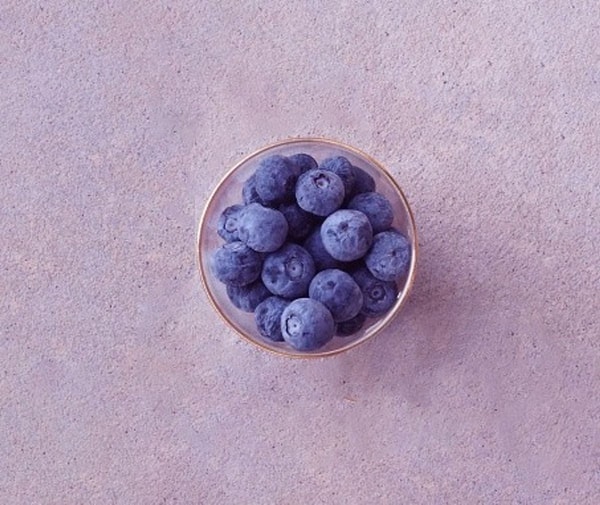 glass of blueberries
