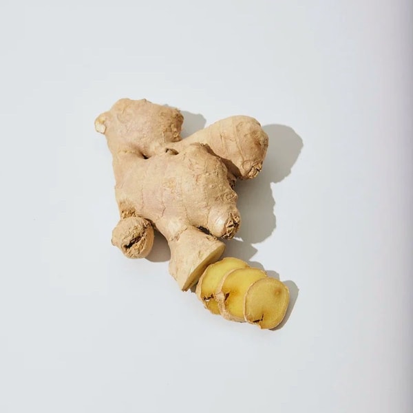 sliced ginger