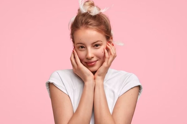 woman with healthy skin and ahir
