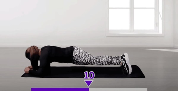 Lentos klubo sukinėjimas (Plank hip drop)