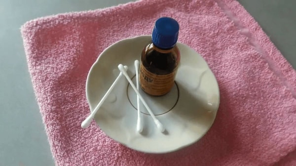 jodo buteliukas turėtų būti kiekvienoje namų vaistinėlėje