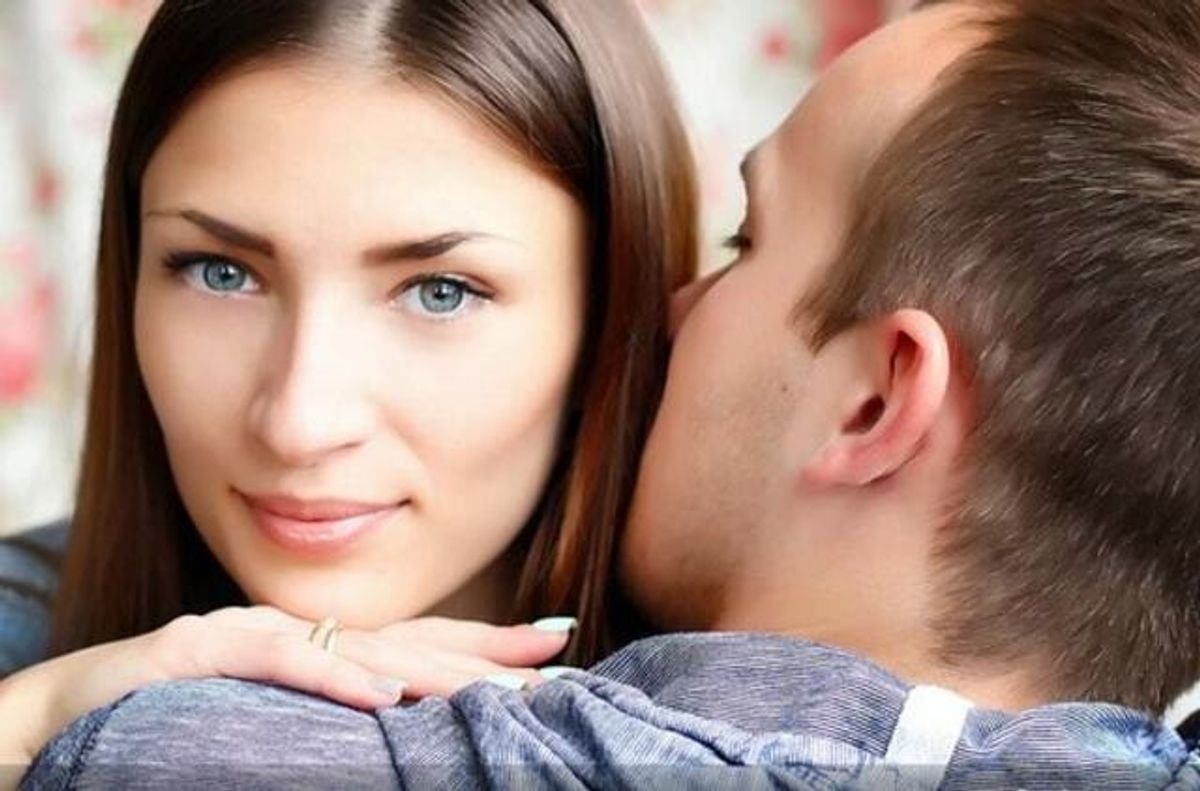 10 ženklų, rodančių, kad vedęs vyras jums nėra abejingas