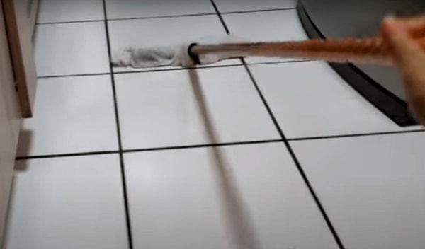 Grindys spindės švara