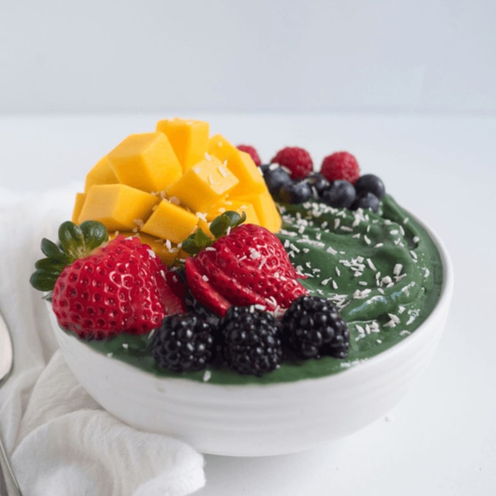 Mango ir spirulinos kokteilis