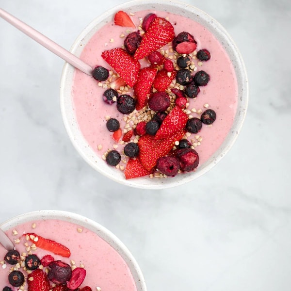 yogurt with berries