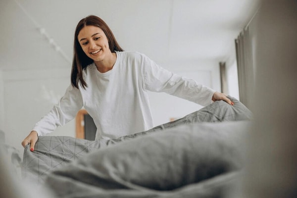 Pavyzdžiui, pasikloti lovą iš karto atsikėlus nėra pati geriausia mintis. Kodėl?