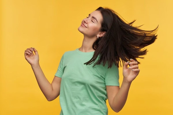woman with healthy hair