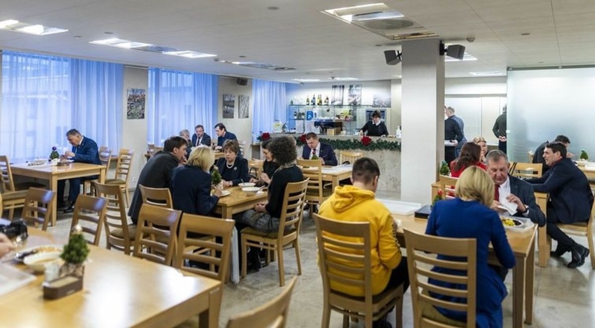 Seimas įsigijo 4,5 tonos saldainių – sužinokite, kiek kainavo šis saldus pirkinys