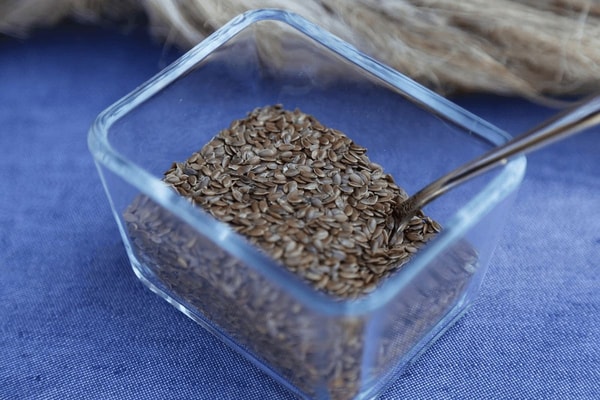 Vienintelis šio recepto ingredientas yra linų sėmenys