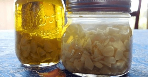 Česnakas su alkoholiu