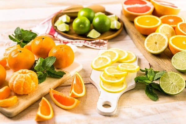 citrusiniuose vaisiuose gausu vitamino C