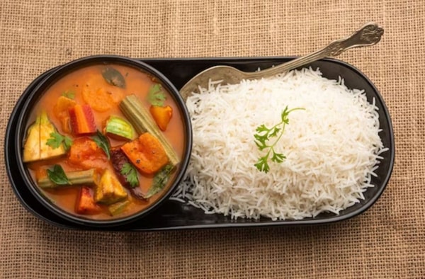 Vegetable Curry with Brown Rice
