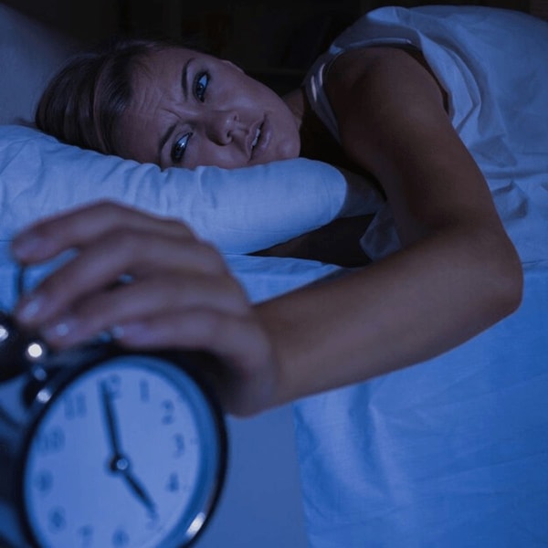 Neramus miegas, dažnas pabudimas nuo 9 iki 11 val. vakaro rodo stresą
