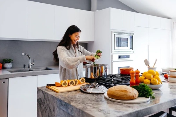 woman cooking food