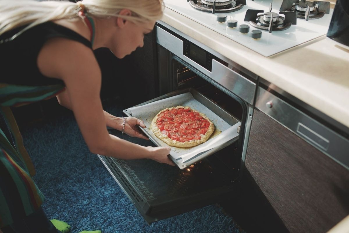 How to Warm Pizza in the Oven