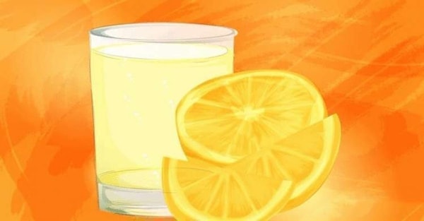 Šiltas vanduo su citrina