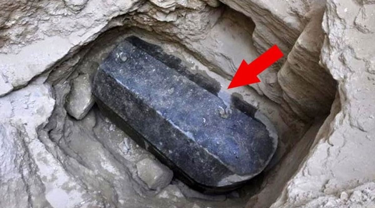 Egipte Buvo Atrastas Didžiulis Granitinis Sarkofagas. Šis Atradimas Glumino Mokslininkus Visame Pasaulyje!
