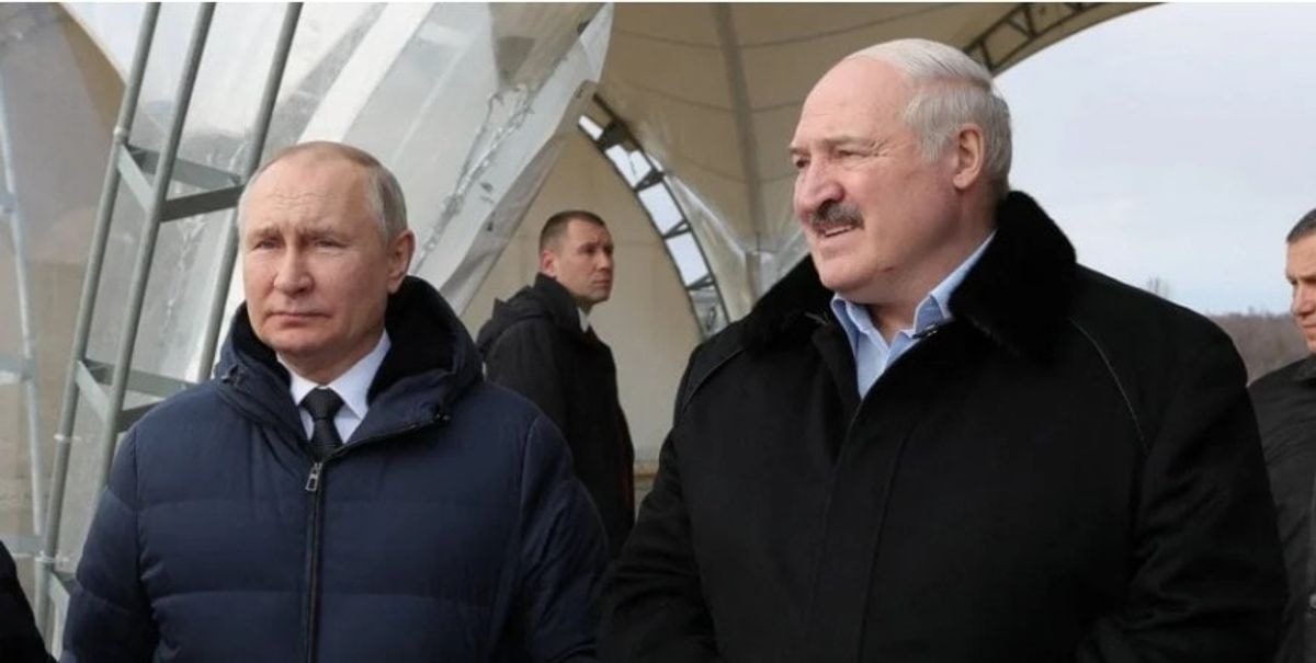 Lukašenka bando nušokti. Pasibaigus karui Baltarusijos diktatorius apgaus Ukrainą, kad neturėjo planų su Putinu