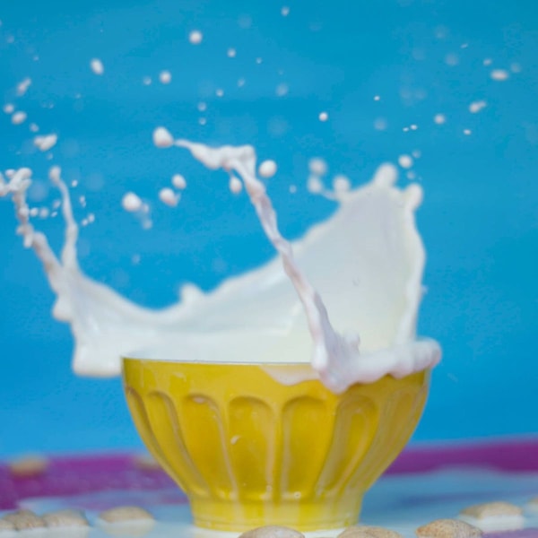 milk splash in a bowl